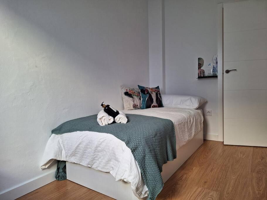 Apartamento Plaza Espana De Luque Apartment Ngoại thất bức ảnh
